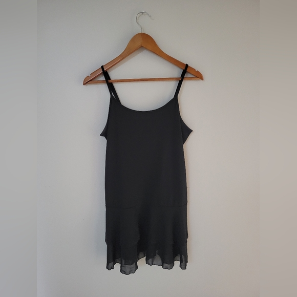 Black ruffle tunic camisole - Picture 5 of 8